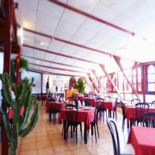 Apartamentos Castillo Beach 칼레타데푸스테 외부 사진